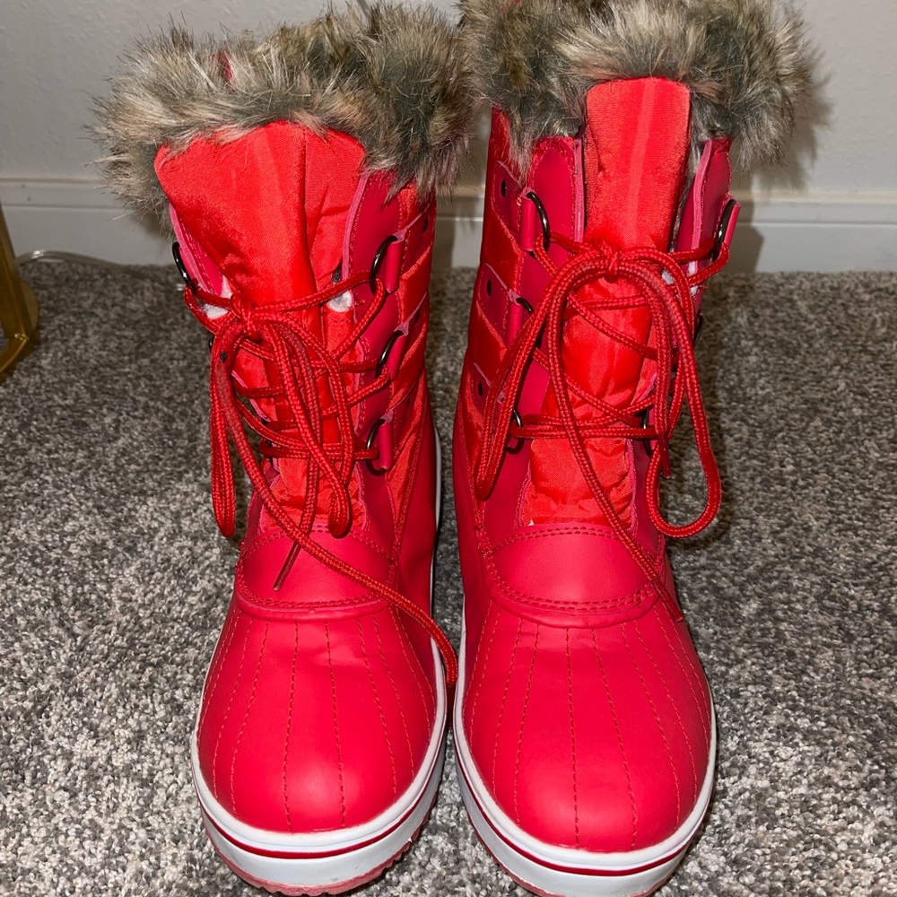 Womens red snow boots
